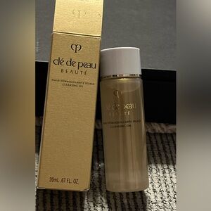 ♦️5/$25 Cle’De Peau cleansing oil